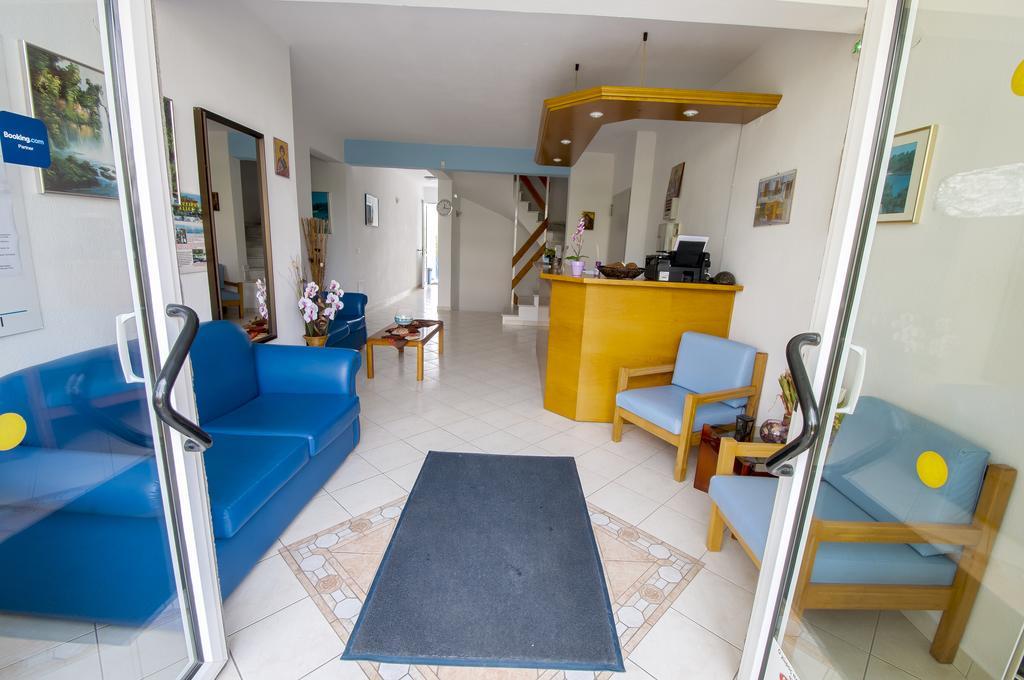 Studios Maria Potos Luaran gambar