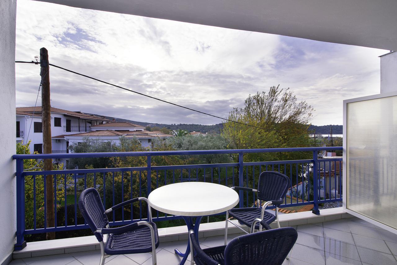 Studios Maria Potos Luaran gambar
