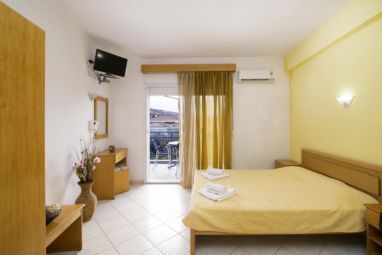 Studios Maria Potos Luaran gambar