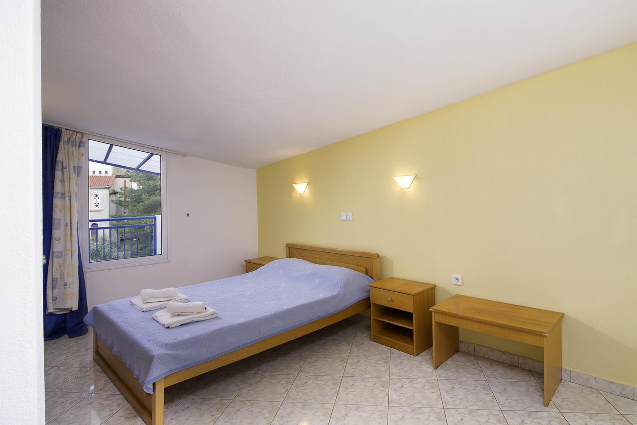 Studios Maria Potos Luaran gambar
