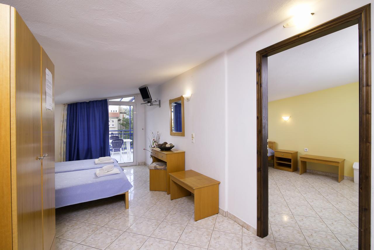 Studios Maria Potos Luaran gambar