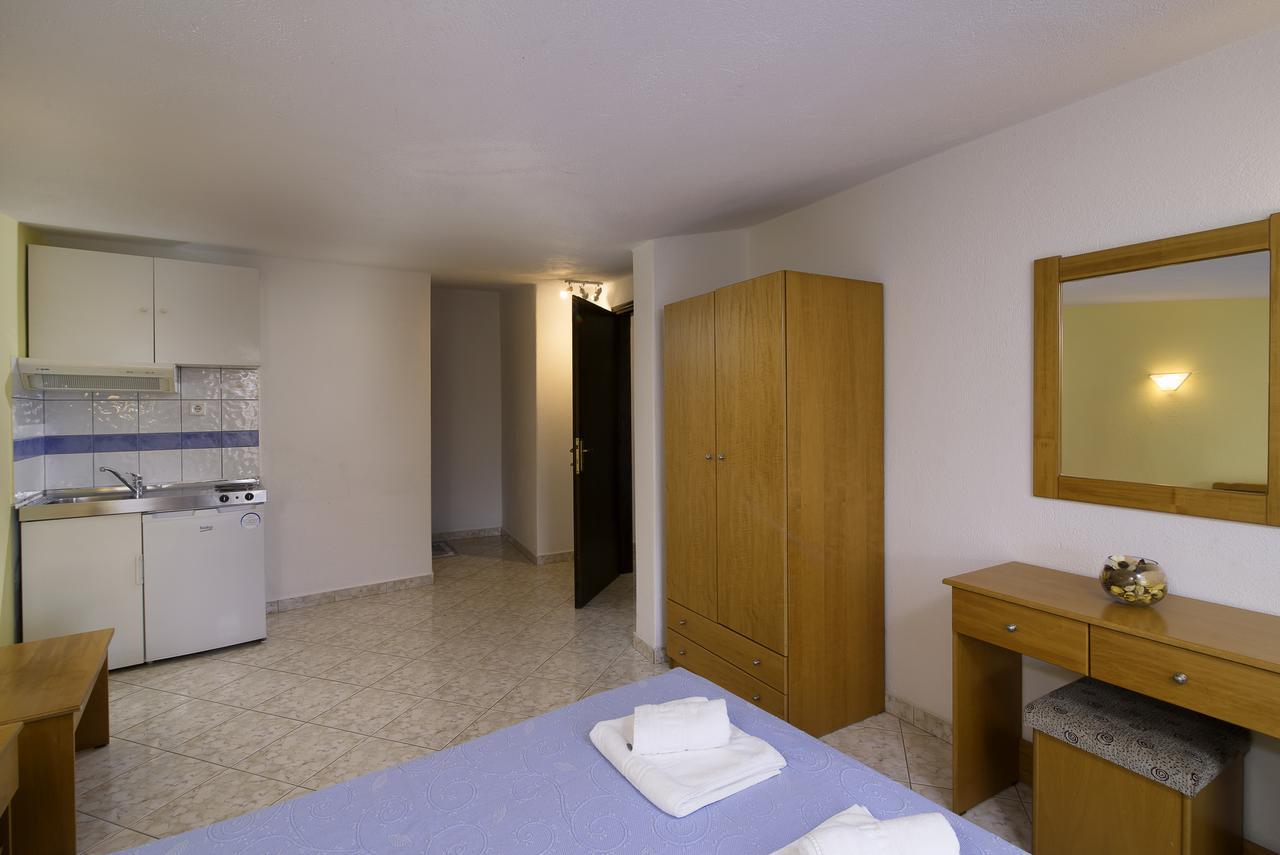 Studios Maria Potos Luaran gambar